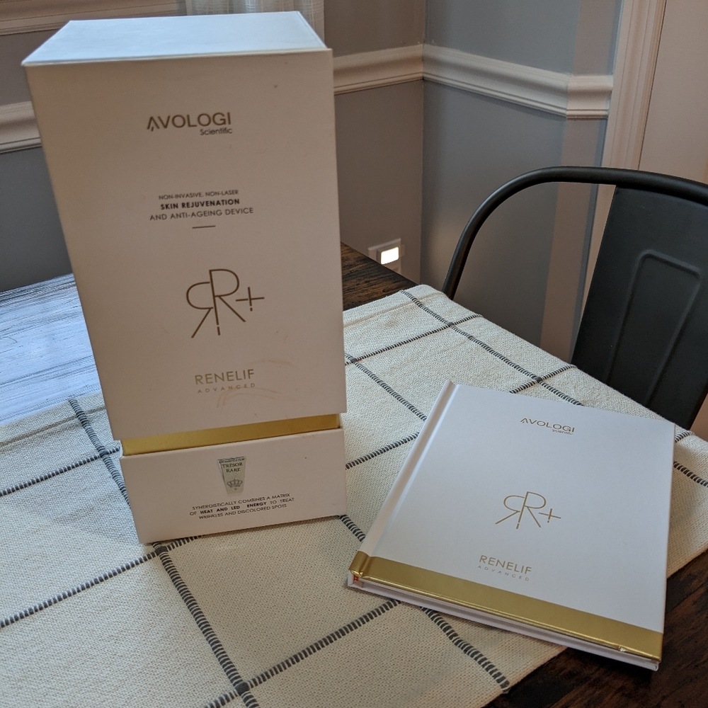 Avologi - Renelif Advanced LED Infrared facial lift system 24k Gold